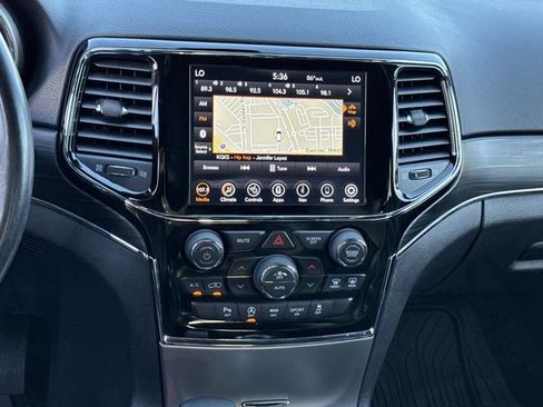 Used 2020 Jeep Grand Cherokee Limited AWD/4WD image 17