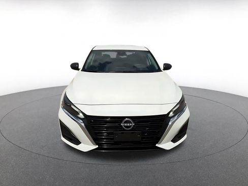 Used 2025 Nissan Altima 2.5 SV FWD image 4