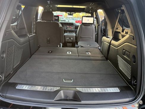 Used 2024 GMC Yukon XL Denali w/ Advanced Technology Package image 29