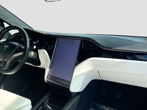 Used 2020 Tesla Model X Long Range image 32