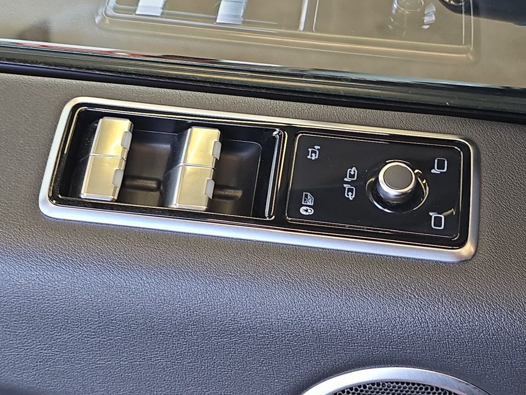 Used 2020 Land Rover Range Rover Sport HSE AWD/4WD image 30