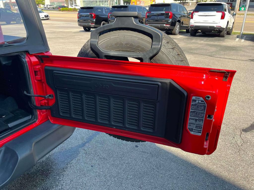Used 2020 Jeep Wrangler Sport AWD/4WD image 14