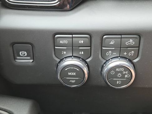New 2026 GMC Sierra 1500 AT4 w/ Technology Package AWD/4WD image 15