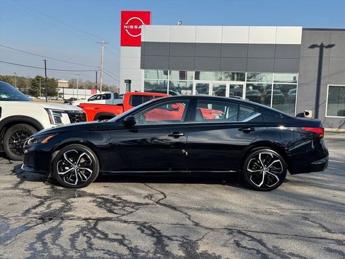 Certified 2025 Nissan Altima 2.5 SR image 6