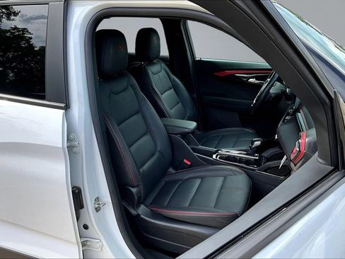 Used 2024 Chevrolet TrailBlazer RS FWD image 27