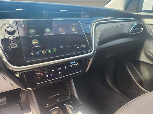 Used 2023 Chevrolet Bolt EUV LT image 21