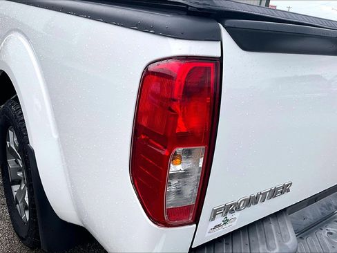 Used 2017 Nissan Frontier SL AWD/4WD image 28