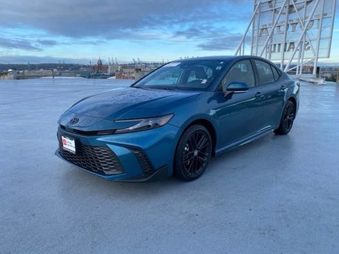 Certified 2025 Toyota Camry SE image 7