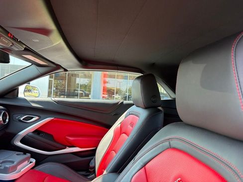 Used 2018 Chevrolet Camaro SS RWD image 10