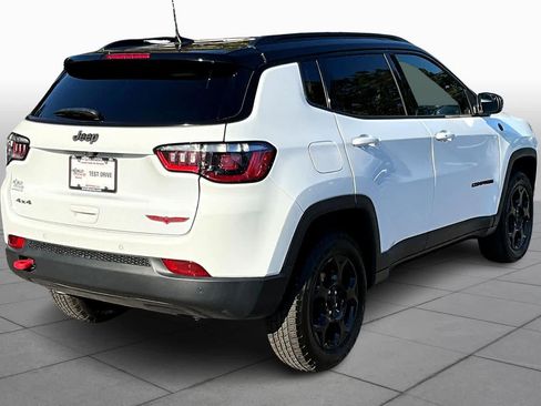 Used 2023 Jeep Compass Trailhawk image 12