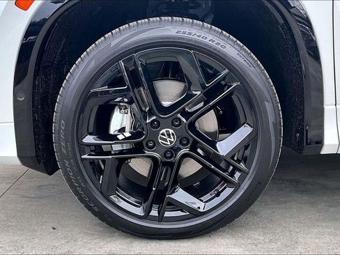 New 2026 Volkswagen Tiguan SE R-Line AWD/4WD image 8