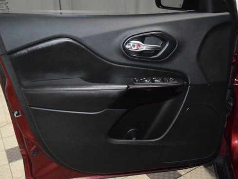 Used 2019 Jeep Cherokee Altitude image 43