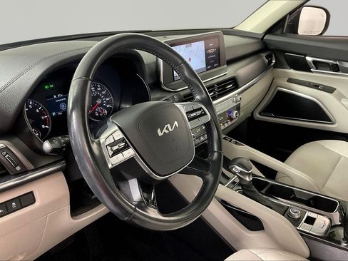 Used 2022 Kia Telluride S FWD image 17