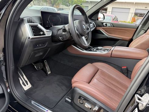 Used 2024 BMW X5 sDrive40i w/ M Sport Package RWD image 11