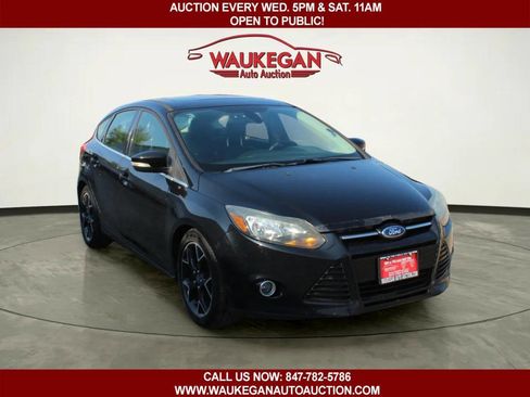 Used 2012 Ford Focus Titanium FWD image 3