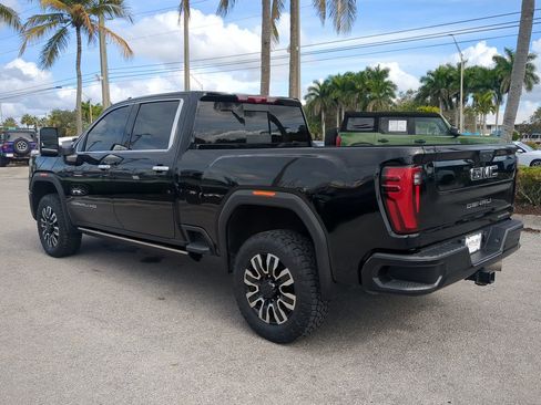 Used 2024 GMC Sierra 2500 Denali Ultimate image 7