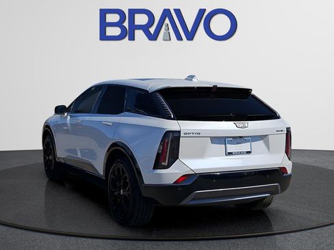 New 2025 Cadillac Optiq Sport 1 w/ LPO, ONYX Package image 5