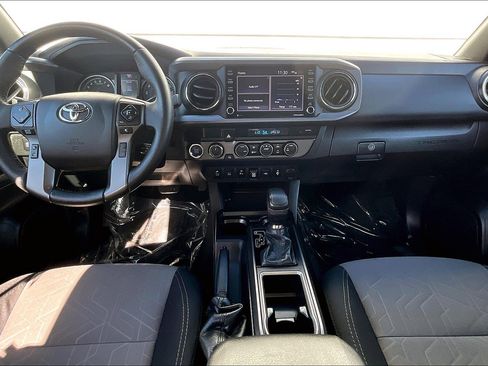 Used 2021 Toyota Tacoma TRD Sport image 19