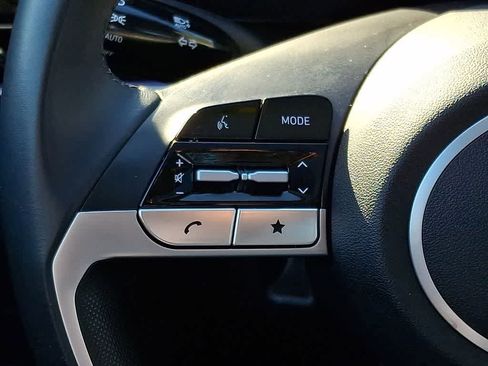 Used 2025 Hyundai Elantra SEL image 21