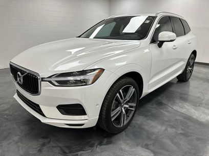 Used 2019 Volvo XC60 T6 Momentum w/ Multimedia Package