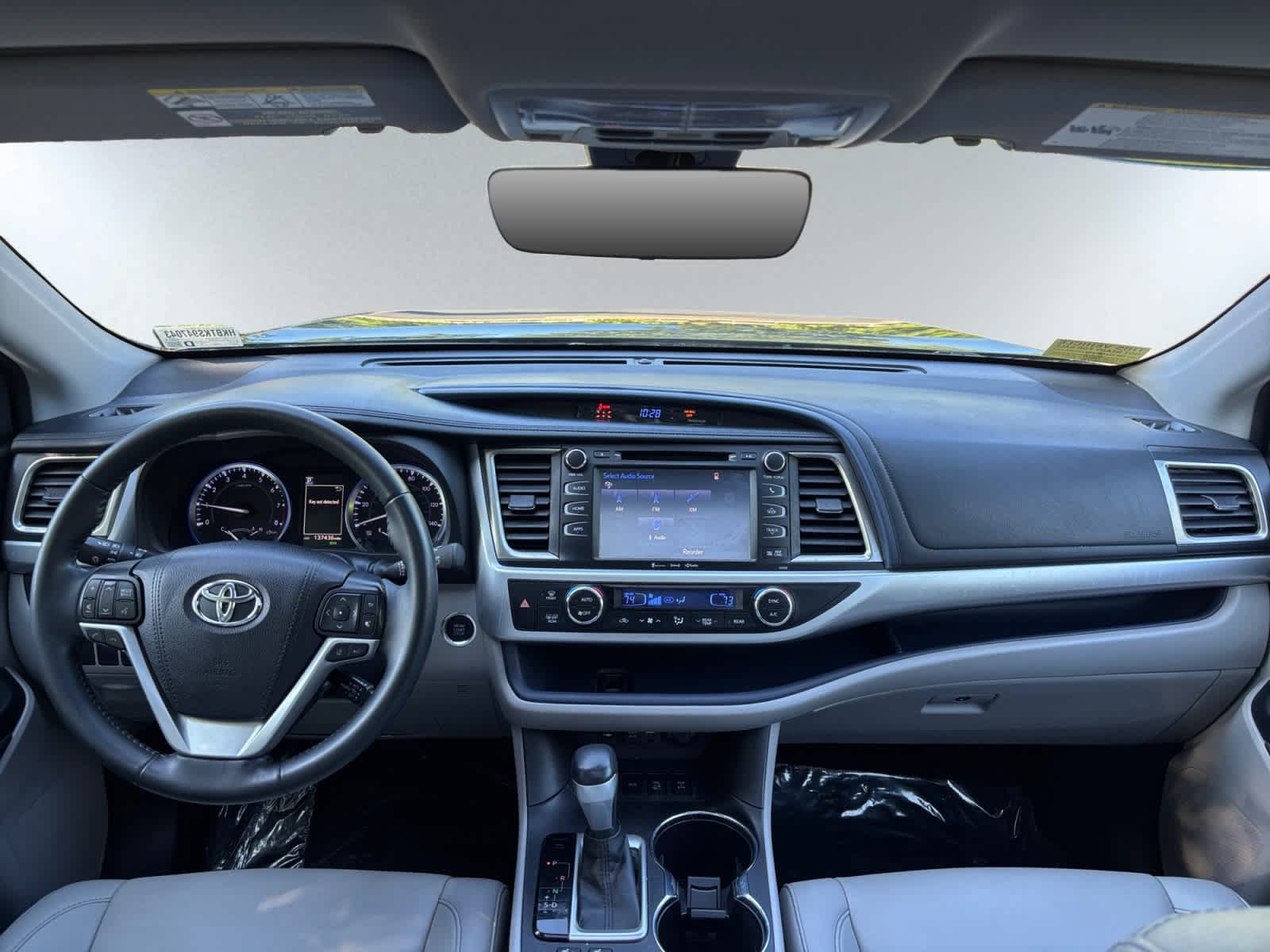 Used 2019 Toyota Highlander XLE AWD/4WD image 12