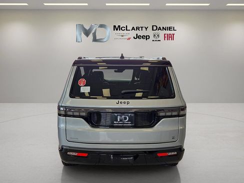 New 2026 Jeep Grand Wagoneer 4WD image 4