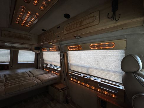 Used 1999 Chevrolet Express 1500 w/ Convenience Pkg image 35