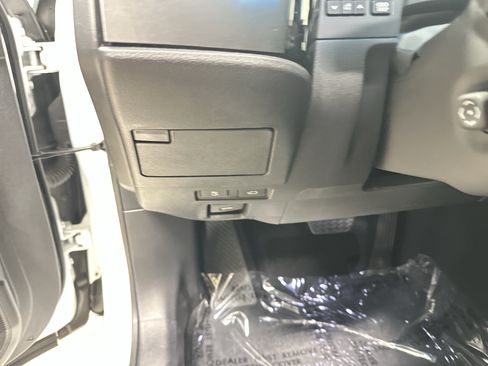 Used 2025 Lexus ES 350 w/ Accessory Package (Z1) FWD image 37