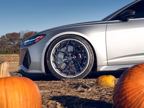 Used 2024 Audi RS 6 performance image 26