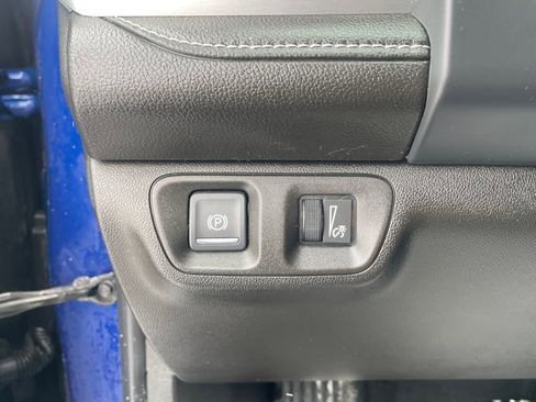 Used 2023 GMC Acadia SLE w/ Driver Convenience Package image 19