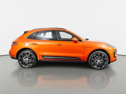 Used 2024 Porsche Macan AWD/4WD image 5