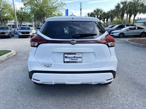 Used 2025 Nissan Kicks Play S FWD image 5