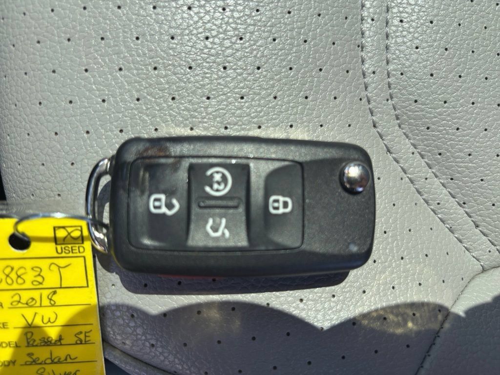 Used 2018 Volkswagen Passat 2.0T SE FWD image 29