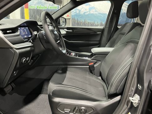 Certified 2025 Jeep Grand Cherokee Laredo X w/ Luxury Tech Group I image 10