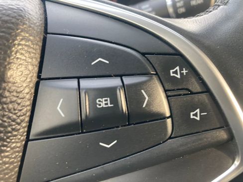 Used 2017 Cadillac XT5 Luxury image 47