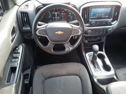 Used 2022 Chevrolet Colorado LT w/ LT Convenience Package image 10