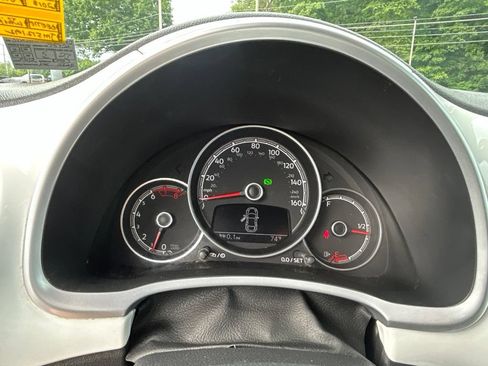 Used 2018 Volkswagen Beetle 2.0T S FWD image 15