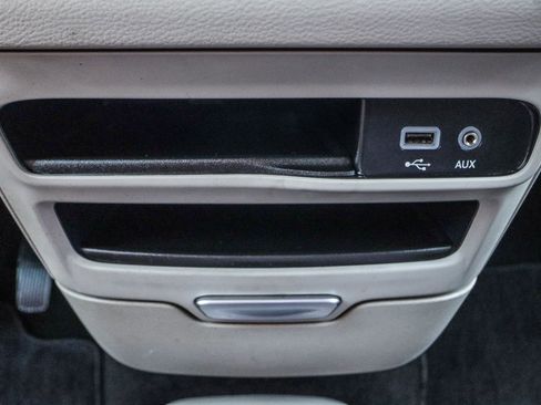 Used 2019 Chrysler Pacifica Touring-L w/ Advanced Safetytec Group FWD image 13