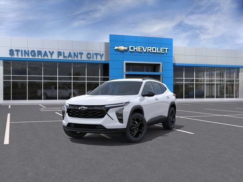 New 2026 Chevrolet Trax LT w/ Driver Confidence Package FWD image 8