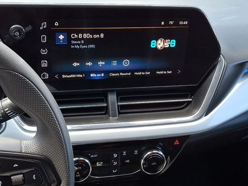 Used 2025 Chevrolet Trax LT FWD image 23