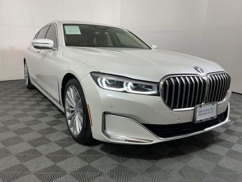 Certified 2022 BMW 740i 740i w/ Premium Package image 4