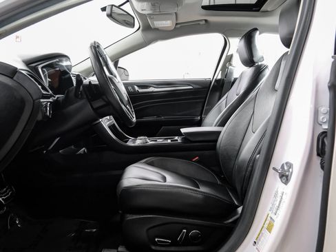 Used 2017 Ford Fusion Titanium FWD image 17