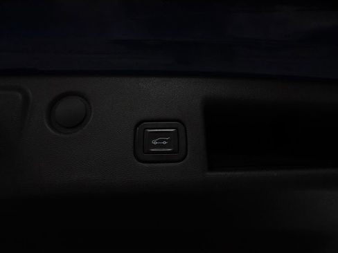 Used 2019 Chevrolet Equinox LT FWD image 44