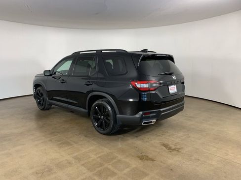 Used 2025 Honda Pilot Black Edition image 16