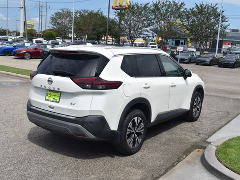 Used 2021 Nissan Rogue SV w/ Premium Package FWD image 12