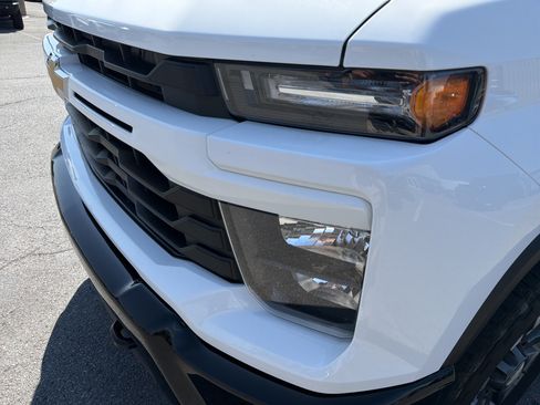 Used 2024 Chevrolet Silverado 2500 Custom w/ Custom Value Package AWD/4WD image 10