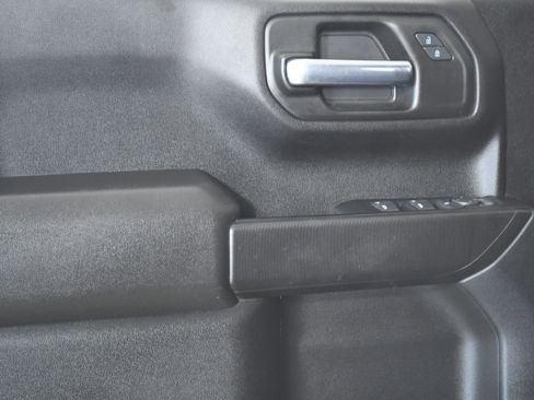 Used 2023 Chevrolet Silverado 1500 Custom image 19