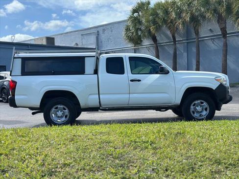 Used 2021 Toyota Tacoma SR image 9