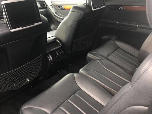 Used 2009 Mercedes-Benz R 350 4MATIC w/ Premium 1 Pkg image 11