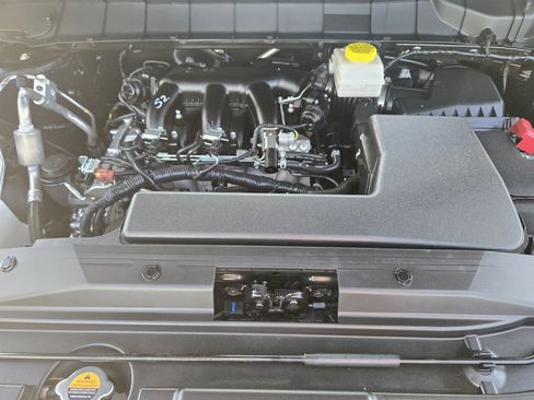 Used 2025 Nissan Pathfinder SL FWD image 31